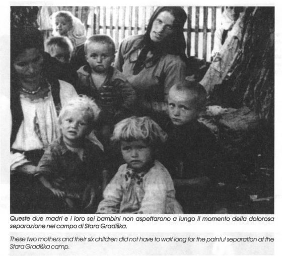 Dvije majke i njihovo šestero djece neposredno pred bolno razdvajanje u logoru Stara Gradiška