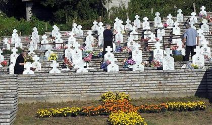 Војничко гробље у Братунцу