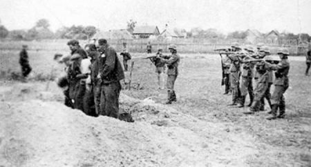 Њемачки војници убијају српске цивиле