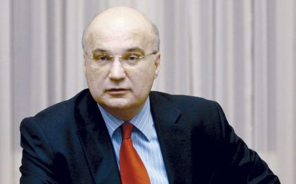 Душан Батаковић