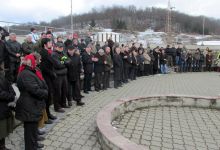 Полагање вијенаца погинулим Србима у Кравици на Божић 1993. године
