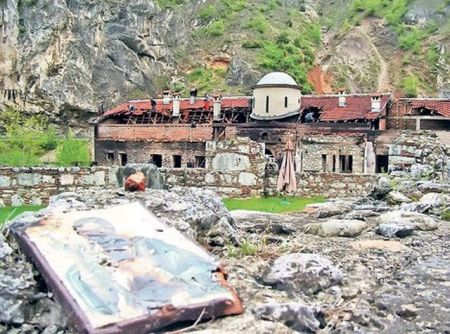 Обнова манастира Светих архангела код Призрена, уништеног у погрому у марту 2004. године (Фото Ж. Ракочевић)
