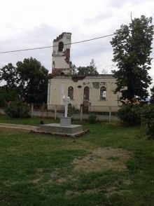 Оскрнављен споменик српским жртвама у дворишту православне цркве у селу Медари