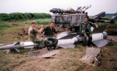 Припадници трећег дивизиона 250 ракетне бригаде 1999. године