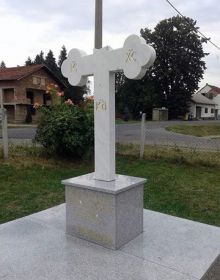 Срушен споменик страдалим Србима у Медарима код Нове Градишке
