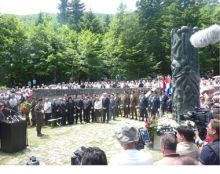 27/06/2011 18:20 | U nedelju je obnovljen spomenik jadovničkim žrtvama koji je bio uništen 1990: Komemoracija
