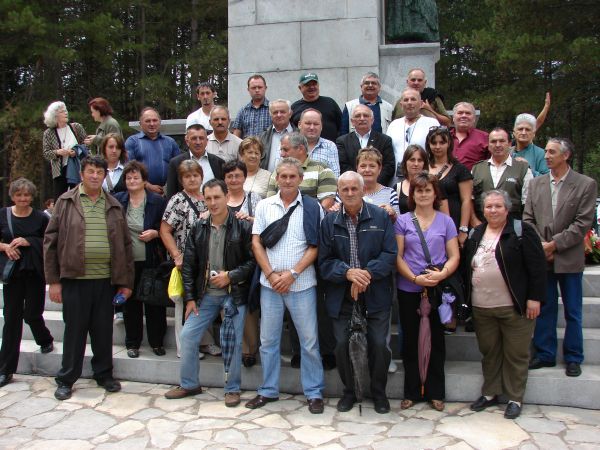 27. jul 2010. Obnovljeni spomenik u Srbu