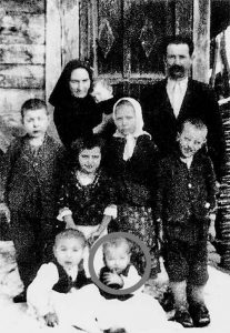Обитељ коју је изгубио Божо данас чува само на старој црно-бијелој фотографији. Суботићи су из Босне, а завршили су у логорима 1942.