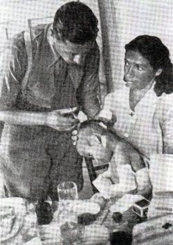 Serbian child, wounded in head, back and arms, photographed on 8
August 1941 in Italian hospital in Obrovac, after it had been saved from
Ustashas by Italians. <em>Trattamento degli
Italiani da parte Jugoslava dopo l`8.settembre 1943 </em>(Editore Palladino), pp.
148. 