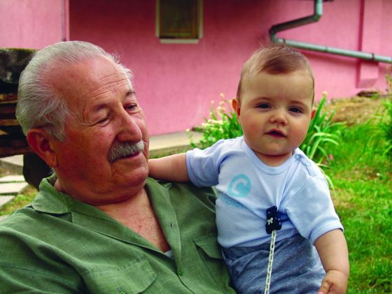 Deda Milan sa unukom Lazarom, maj 2009. godine