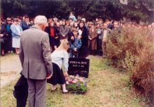 Grubišno Polje, 27. april 1991. - postavljanje kamena temaljca za Spomenik žrtvama - Грубишно Поље, 27. април 1991. - постављање камена темаљца за Споменик жртвама