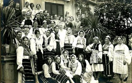 Clanice drustva Kneginja Ljubica iz Urosevca u domu Nake Spasic u Beogradu 1930