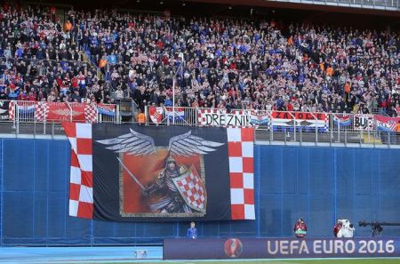 Хрватски навиjачи опет узвикивали усташки поздрав