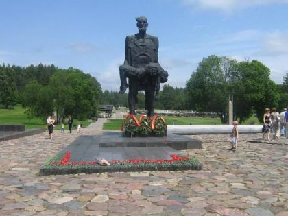 Spomenik u Katinu kod Minska