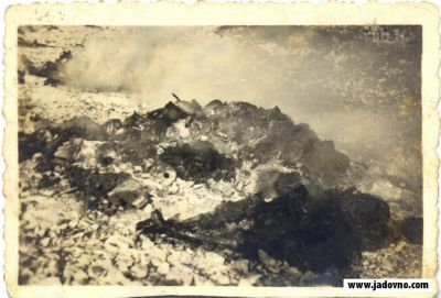 Exhumations and burning of exhumated bodies in the camp of Slana on the island of Pag in Croatia. Italian photo from September 1941. Jewish museum in Belgrade.