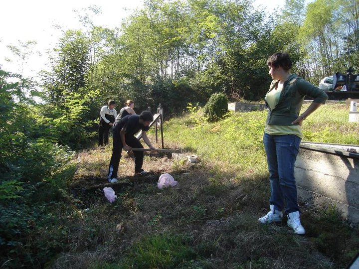 Akcija Svetosavske omladinske zajednice Prnjavor na uređenju spomen obilježja pobijenim Srbima u selu Kremna