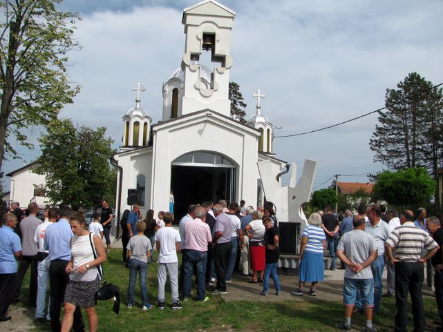 Служен парастос у спомен - капели у Буквику