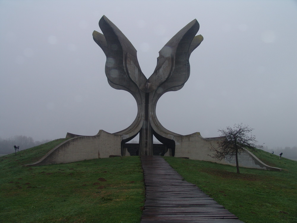 https://jadovno.com/tl_files/ug_jadovno/img/stratista/jasenovac.jpg