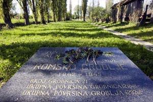 http://jadovno.com/tl_files/ug_jadovno/img/stratista/jasenovac/romsko groblje.jpg