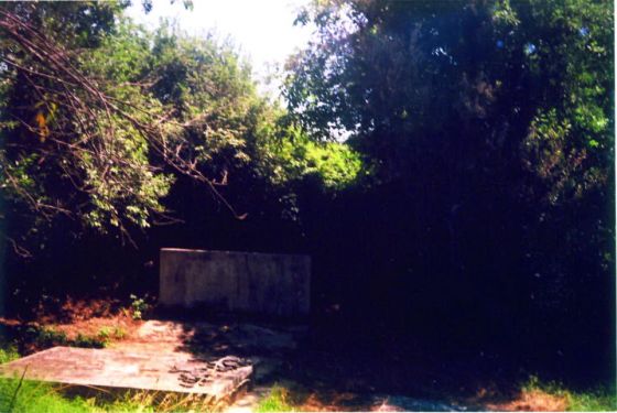 Spomenik stradalima u Kiselovom jarku, podignut 1974. godine, devastiran 1991. godine