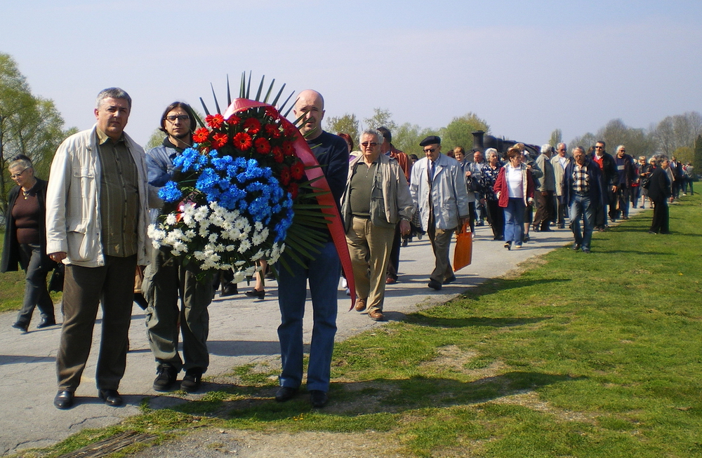 Делегација удружења "Јадовно 1941." из Бањалуке положила вијенац и поклонила се невиним жртвама концентрационог логора Јасеновац