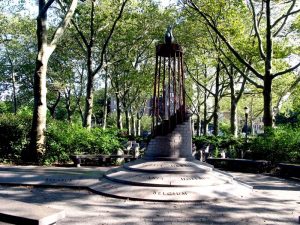 Glavni spomenik u memorijalnom kompleksu u Bruklinu, Njujork | Glavni spomenik u memorijalnom kompleksu u Bruklinu, Njujork