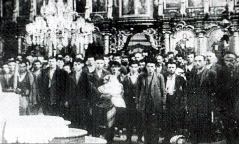 Srbi u glinskoj crkvi