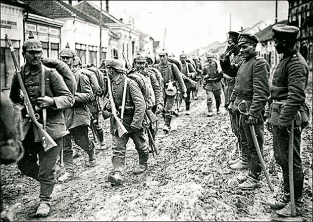 Frankova_Peta_armija_ulazi_u_Beograd_2_decembra_1914.jpg