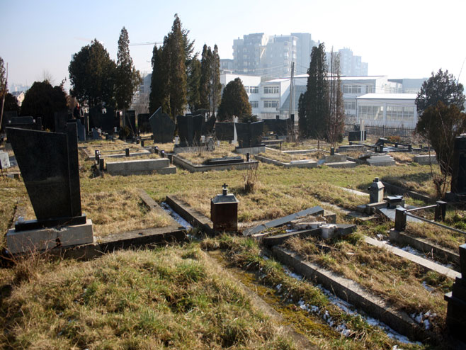 Priština: Pravoslavno groblje Foto: SRNA