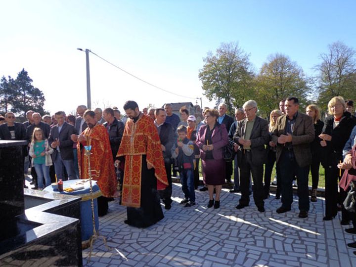 Служен парастос погинулим српским војницима и цивилима 