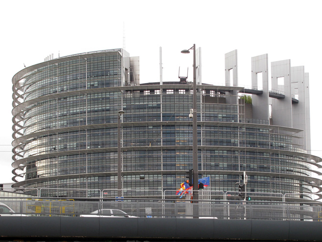 Zgrada Evropskog parlamenta u Strazburu    Foto: SRNA