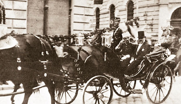 Јован Ђ. Авакумовић са краљем Петром Карађорђевићем