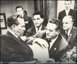 Tito i Edvard Kardelj, u pozadini Veljko Vlahović i Vladimir Bakarić
