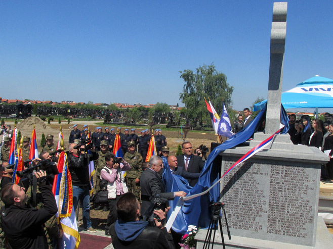 Бијељина - освештан споменик Фото: СРНА
