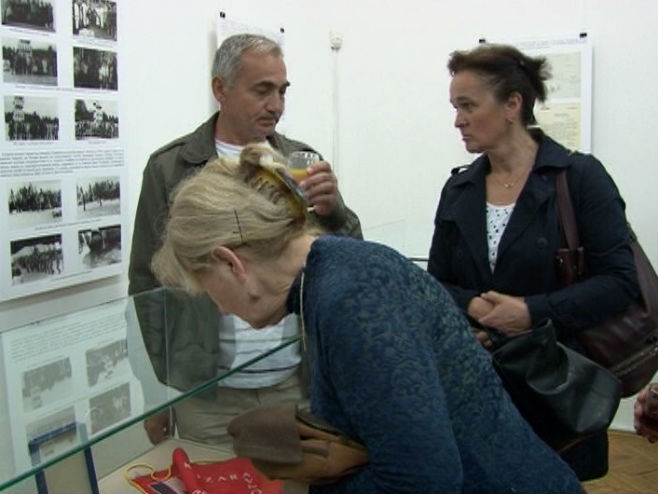 Приједор: Отворена изложба "Козара, споменик слободе" Фото: РТРС