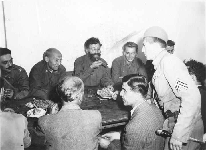 Propali planovi za brzu predaju Nemaca: Pukovnik Mekdauel (drugi s leva) i general Mihailović, krajem avgusta 1944.
