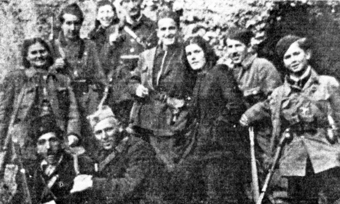 Златарски партизани: Мирко Ћуковић, у првом реду други с лева