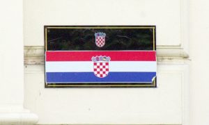 Само хрватске табле