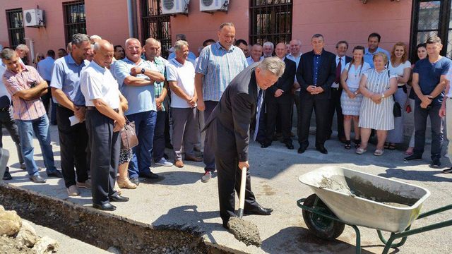 У Бијељини је данас почела изградња спомен-собе за погинуле борце Одбрамбено-отаџбинског рата за шта је из градског буџета потребно издвојити 100.000 марака