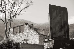 Трново, Ледићи, Споменик цивилним жртвама