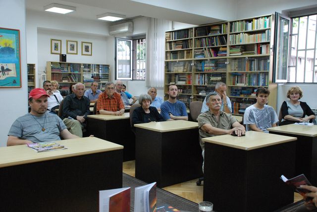 Narodna biblioteka „Ćirilo i Metodije“ Prijedor organizovala je sinoć promociju knjige Radovana Piljka „Jasenovac, tvornica smrti“.
