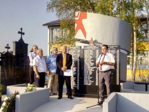 U derventskoj mjesnoj zajednici Agići otkriven je obnovljeni spomenik poginulim borcima Narodnooslobodilačke borbe /NOB/ i žrtvama fašističkog terora