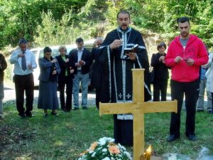 Na današnji dan prije 21 godine na Ozrenu su poginuli radnici Radio-televizije Republike Srpske /RTRS/ Saša Kolevski i Gorana Pejčinović, na čiji je automobil, dok su bili na radnom zadatku, muslimanska strana otvorila vatru.