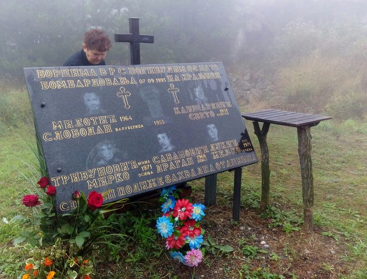На озренском врху Краљица данас је служен помен борцима Војске Републике Српске који су погинули 7. септембра 1995. године када су НАТО авиони бомбардовали телекомуникациони торањ на тој локацији