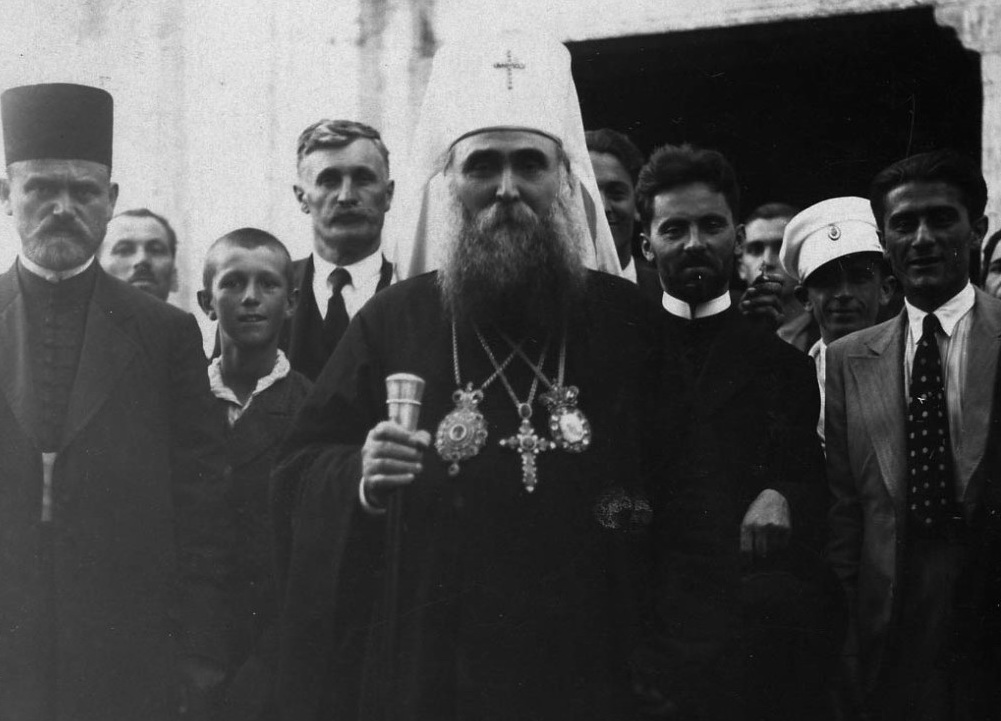 Patrijarh Varnava ispred crkve Sv. Petke u Pljevljima