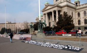 Ispred Doma Narodne skupštine nalazi se "srpski zid plača"