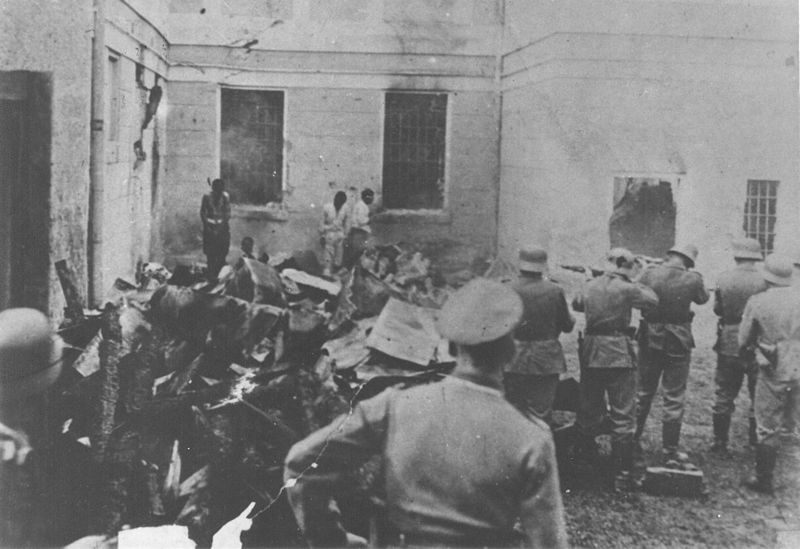 Стрељање омладине у логору Сајмиште, од стране немачких војника, 1943.