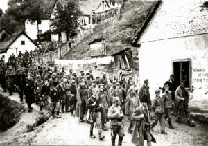 Partizani i četnici sprovode zarobljene Nemce u Užicu 1941. godine