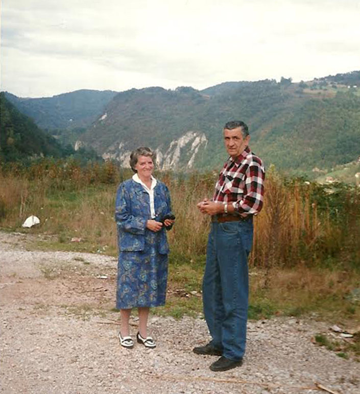Dragocena su saznanja Jeni Ligtemberg o događajima na Markalama, u Srebrenici i Srpskoj Krajini, zasnovana na do sada nepoznatim izvorima, poverljivim izjavama međunarodnih predstavnika sa kojima je razgovarala tokom boravka u Bosni.