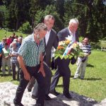 Služenjem parastosa i polaganjem cvijeća na mjesnom spomen-obilježju Blatine-Pribanj na Palama je danas odata počast za 14 poginulih srpskih boraca u proteklom odbrambeno-otadžbinskom ratu